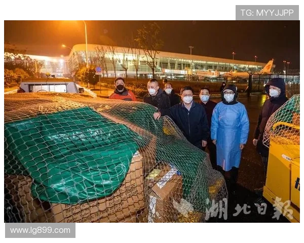 10小时飞驰660公里，150件抗“疫”防护服连夜运抵济南